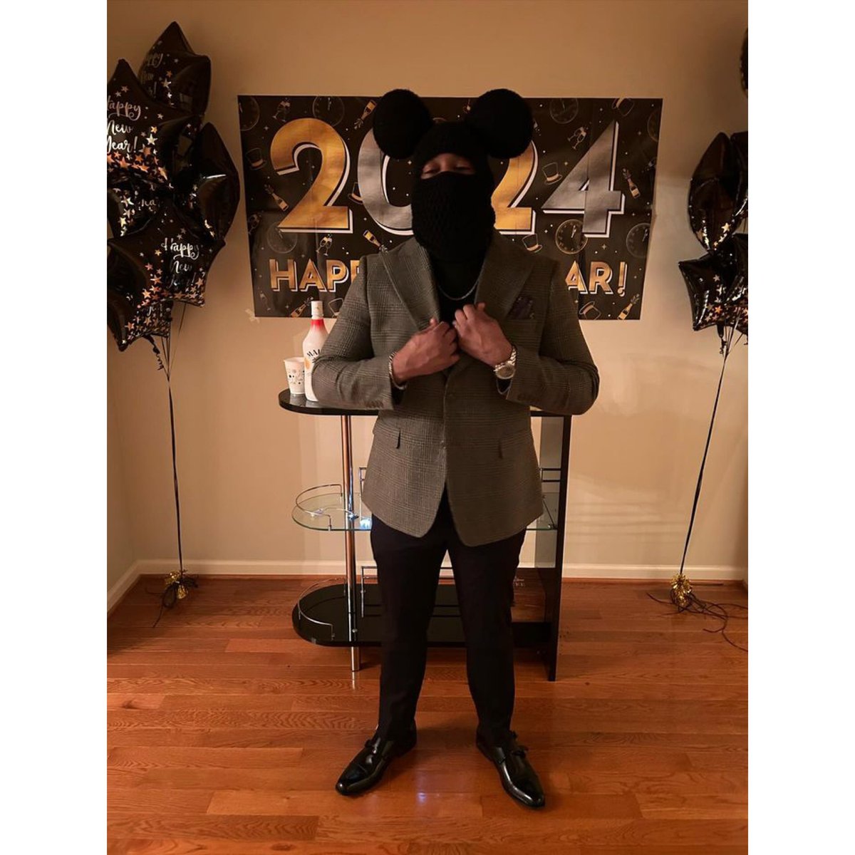 livelifetee_'s tweet photo. real men wear crochet 🧶 @bigmoneyralph #realmen #crochet #menincrochet #crochetmen #unisexwear #unisexcrochet #happynewyear #mickeymouseskimask #mickeymouse https://t.co/txr6mVOb1k