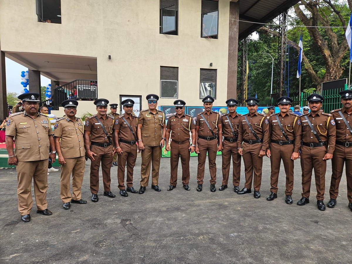 Sri Lanka Cricketer Kusal Perera joins Police. He’s now a Chief Inspector. Chamara Silva too has joined with the rank of CI while Nuwan Pradeep and Ashen Bandara join as Inspector of Police.