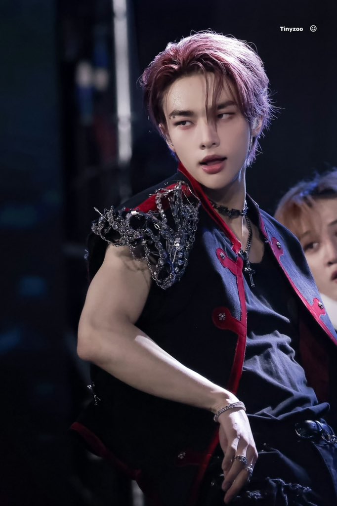 TinyzooOO tweet media