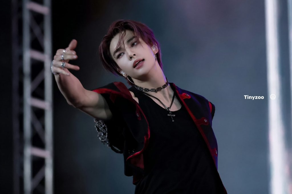 TinyzooOO tweet media