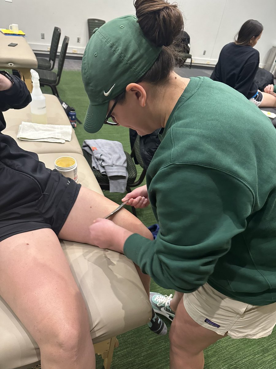 CharlotteSpMed's tweet image. Big thank you to @double_e_education for coming out to teach us new Graston techniques! #CEUs #doublee #dogreAThings