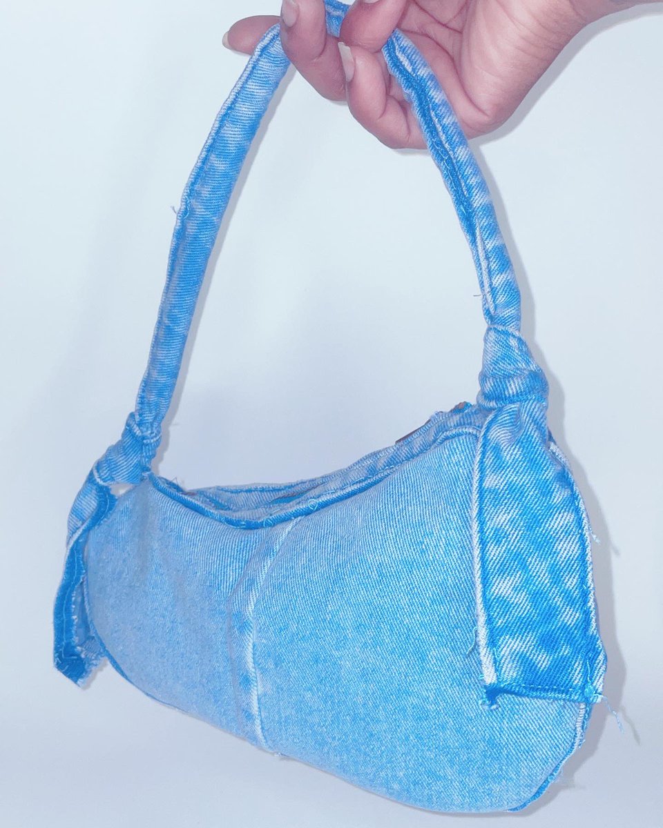dzynvr's tweet photo. Upcycled Jean Saddle Purse🪞 https://t.co/FypCUQToca
