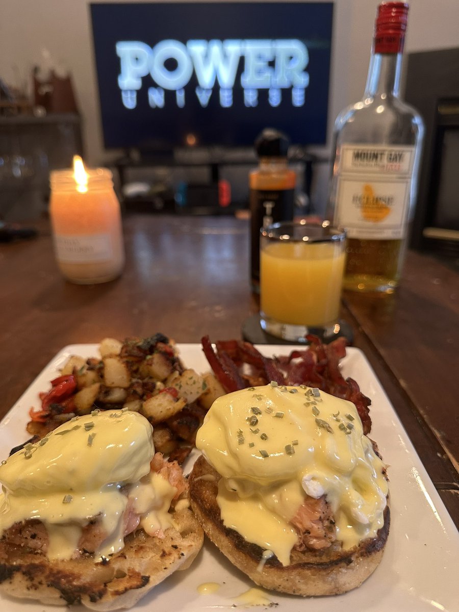 6ixBob's tweet photo. Aight, boom. Smoked salmon eggs Benedict w/ home fries & beef bacon. My first time making a hollandaise sauce. I’m impressed with myself. lol. #chefbobby https://t.co/RvNYVTIaAJ
