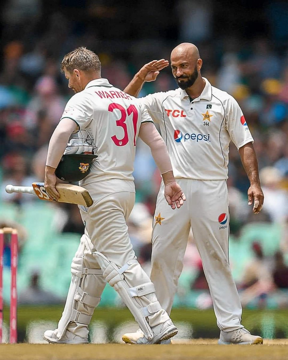 USolitary's tweet photo. Click 💯😍😍😍 @SajidKhan244 @davidwarner31 https://t.co/hmrJJubjlZ