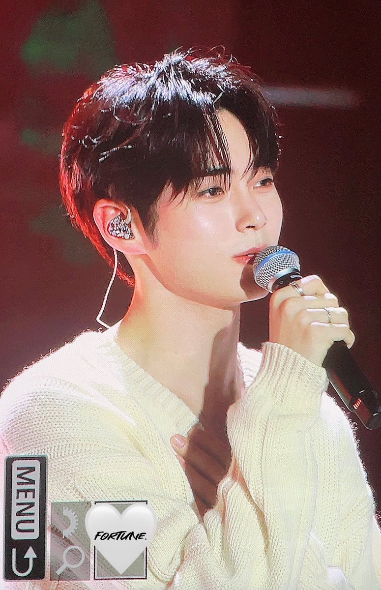 fortune_0613's tweet photo. 240106 GDA

#SUNGHANBIN #성한빈 #ソンハンビン
#ZEROBASEONE #ZB1 #제로베이스원 https://t.co/n7aWi2elfv