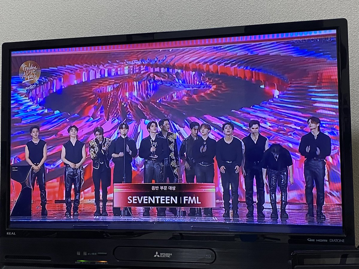 urizyu's tweet photo. SEVENTEENおめでとう！
最近メンバー全員最近覚えました
(ﾉ≧ڡ≦)☆
エスクプスはパフォーマンスしてませんでしたね
ジョンハンがいないような🤔 https://t.co/CZqSUUOMmS