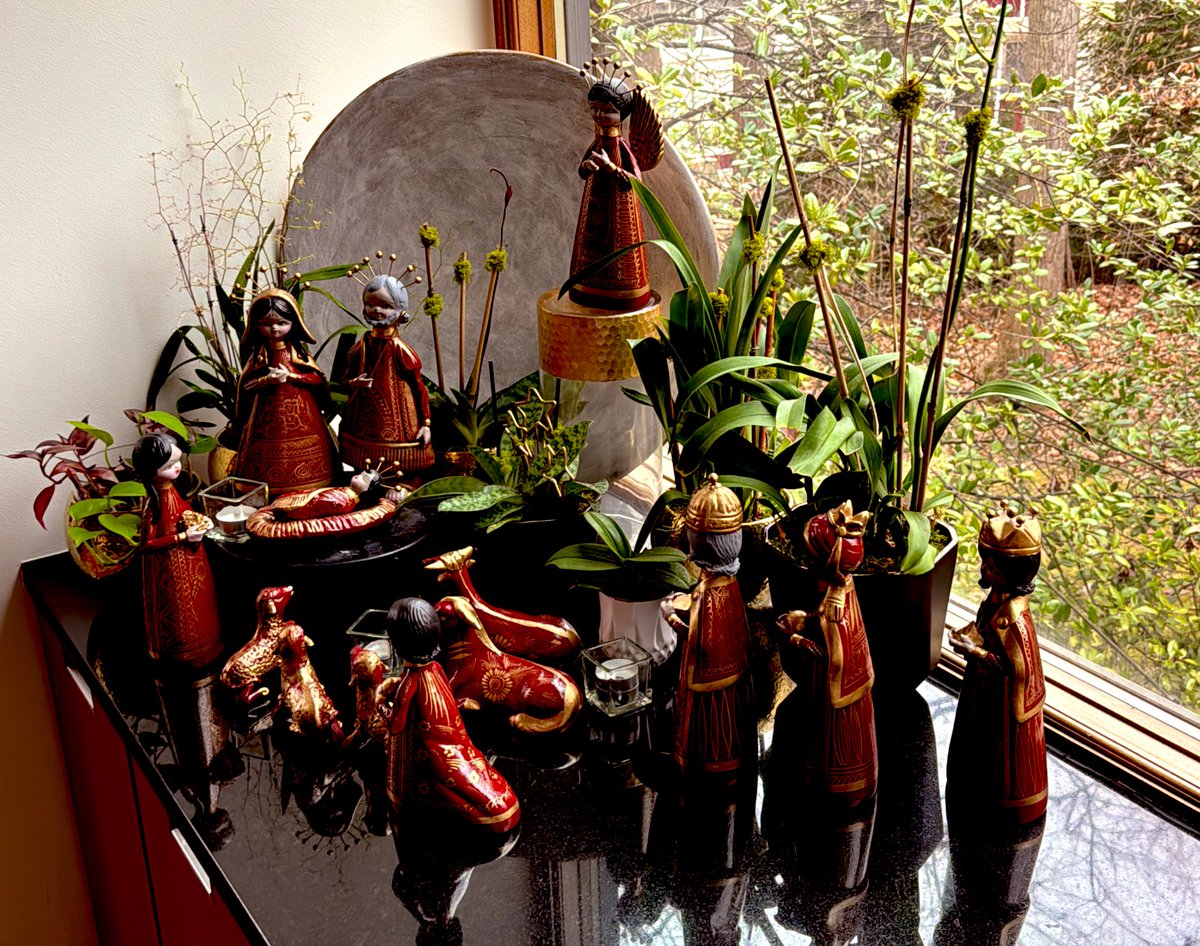 chefjoseandres's tweet image. Happy Epiphany day! Feliz día de Reyes! Christmas’s doesn’t really end until the 6th of January when the 3 Kings arrive to Bethlehem to see baby Jesus…in my house we put  some wine and cookies for the Kings and water for the camels….and then we celebrate their arrival with the…