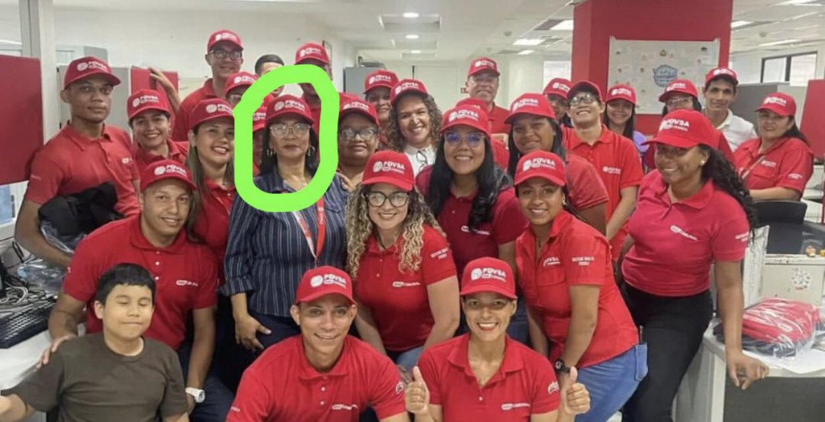 4F_Mamba's tweet photo. Ministro @TellecheaRuiz revise y OJO a @gas_comunal con referencia a una Sra. de nombre Yanira Ramona Aparicio Henriquez C.I: 10.924.375 quien en su facultad de Gte. Nac. de Recursos Humanos maneja a su conveniencia nóminas paralelas y desviación con los bonos q otorga la empresa https://t.co/loJ3kHibE9