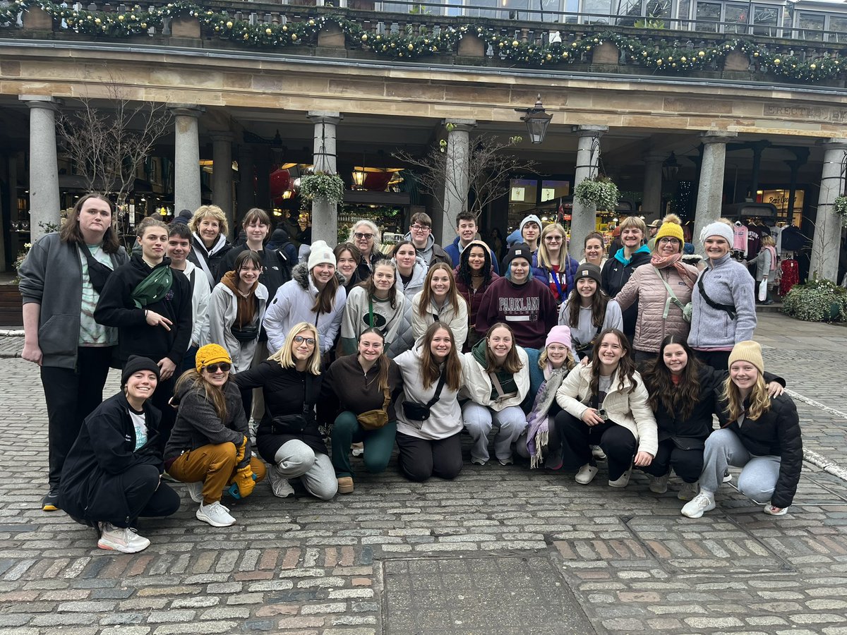 CoachWillems's tweet photo. London. Covenant Garden, Big Ben, Kings Guard, Trafalgar Square - good day 1! #BestStudents #JTerm2024 🇬🇧  💂 https://t.co/KQe2nzaM78