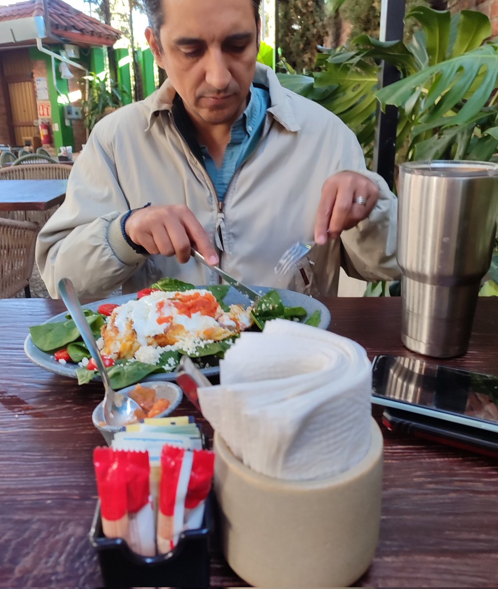RoxaneAlejandra's tweet photo. Desayunando con mi amor 😘 https://t.co/GRt0LbWfte