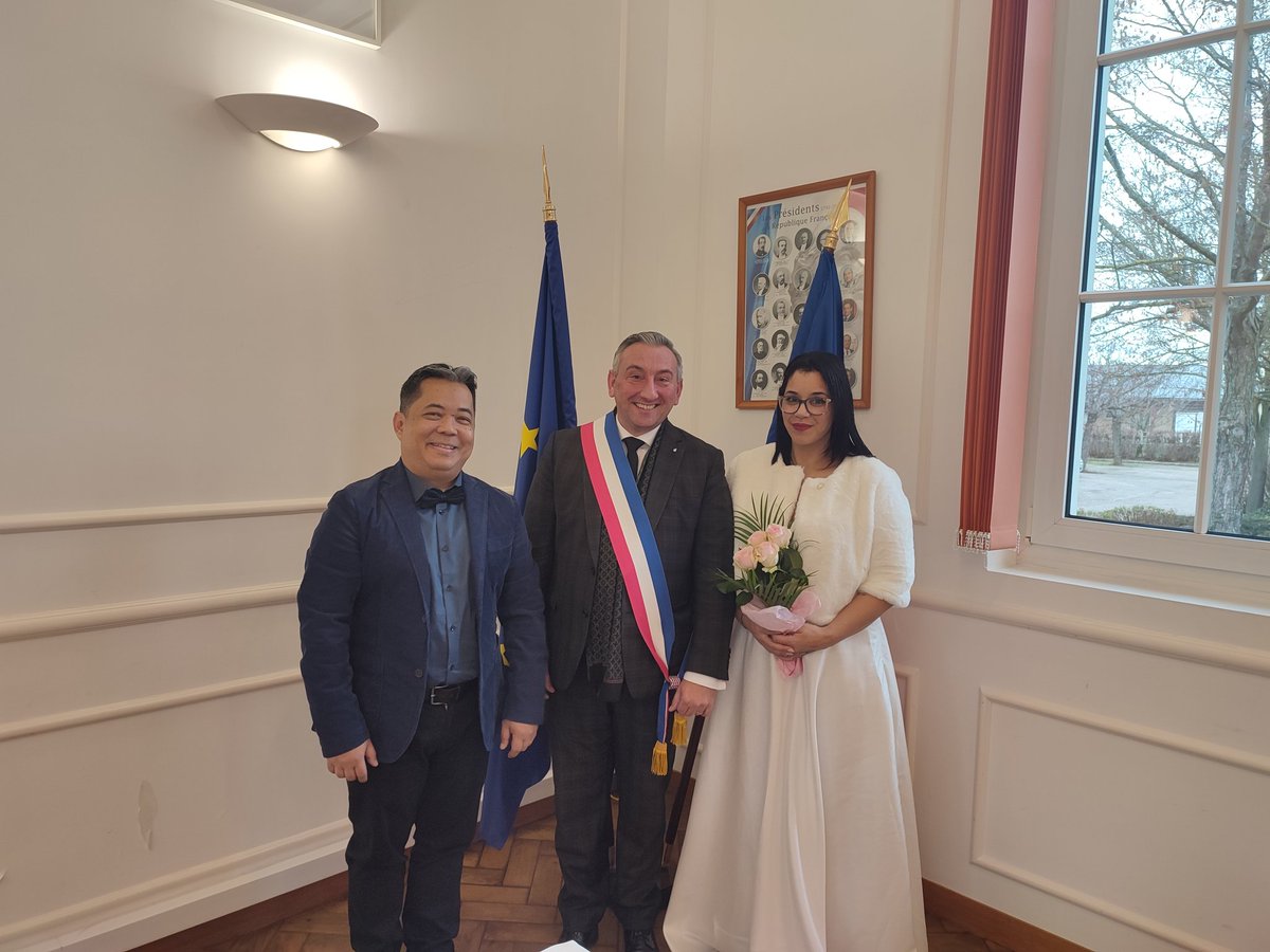 fontaine_78's tweet photo. 💞🎉 Aujourd'hui en ce 6 janvier, souhaitons beaucoup de bonheur à Linda et Alexandre #mariage #weedingday à @Ville_Mezieres https://t.co/ydVr0nRXRL