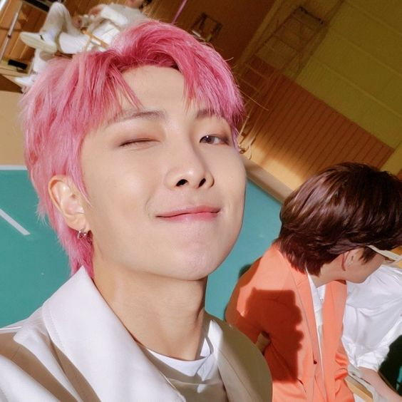 yoongisducky's tweet image. im going to need namjoon to have pink hair again some time soon, i beg. 🩷