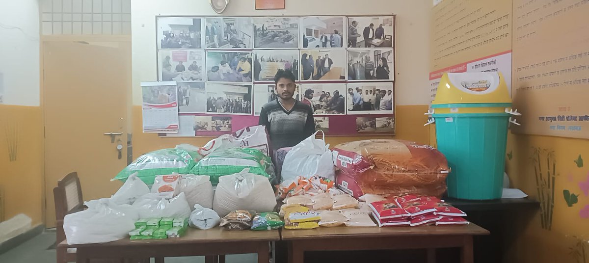 #HomelessCommunityMatters
A big salute to Prof Krishna Dutt, Dr Alpana Rastogi from deptt of Clinical Psychology, Era Medical College and students who donated dustbins, bedsheets and shawls and 14000 rs for food grains for homeless <a href="/VigyanF/">Vigyan Foundation</a> <a href="/IamSandeepKhare/">Sandeep Khare</a> <a href="/AdminLKO/">DM Lucknow</a>