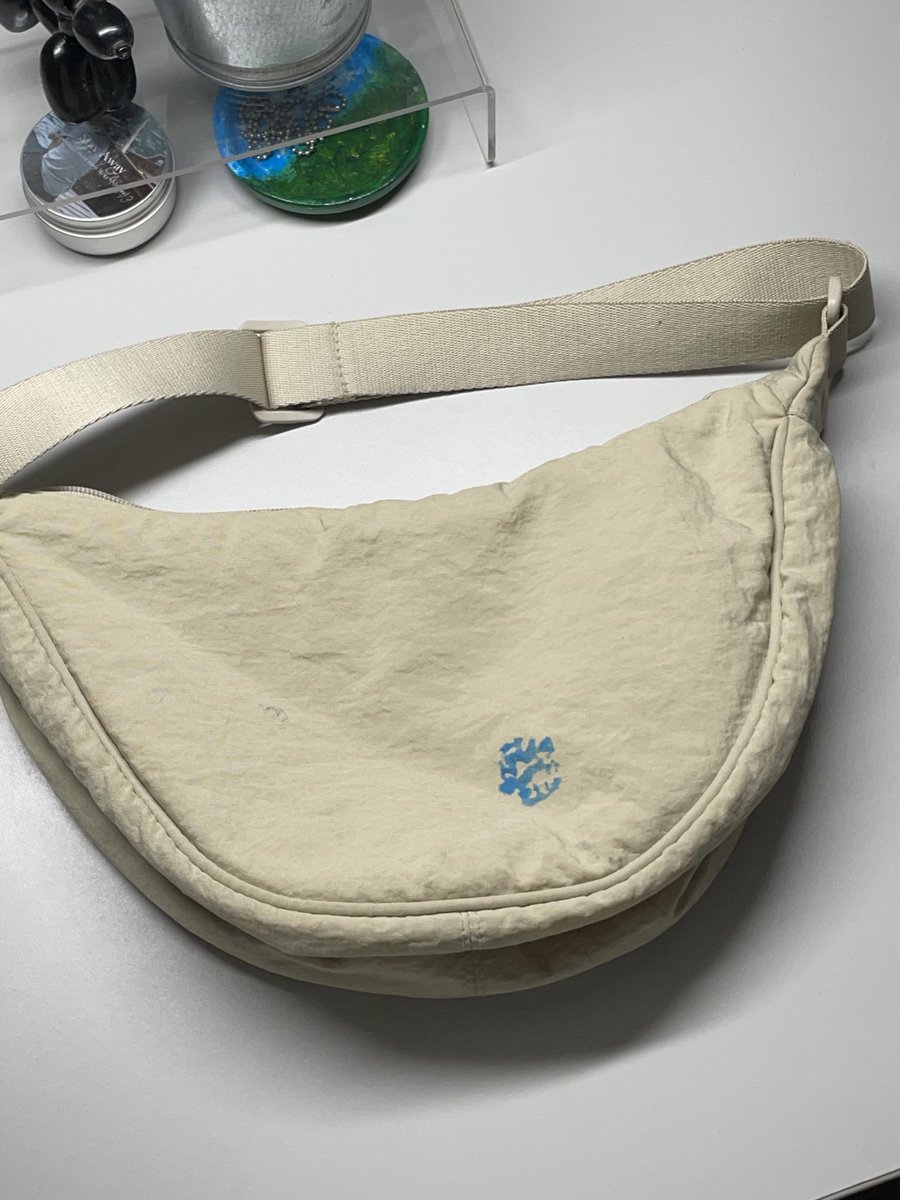atinystuff's tweet photo. * ส่งต่อ * กระเป๋าเกี๊ยว ยูนิโคล่ uniqlo ตำหนิตามรูป
price 200  free shipping ka ✫ ✫

#ส่งต่อเสื้อผ้ามือสอง #ส่งต่อเสื้อผ้ามือสองสภาพดี #ส่งต่อuniqlo #รับหิ้วuniqlo #เสื้อผ้ามือ2 #stylist_shop #ส่งต่อกระเป๋ามือ2 #ส่งต่อกระเป๋ามือสอง #กระเป๋าcarlyn https://t.co/4Uf808mHpy