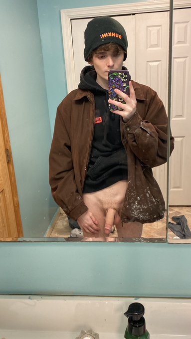 all my jackets are ruined every night after work https://t.co/mcuZ4KeTWp