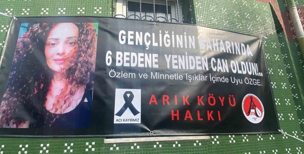 6 kişiye umut olan sağlık teknisyeni Özge Berber son yolculuğuna uğurlandı