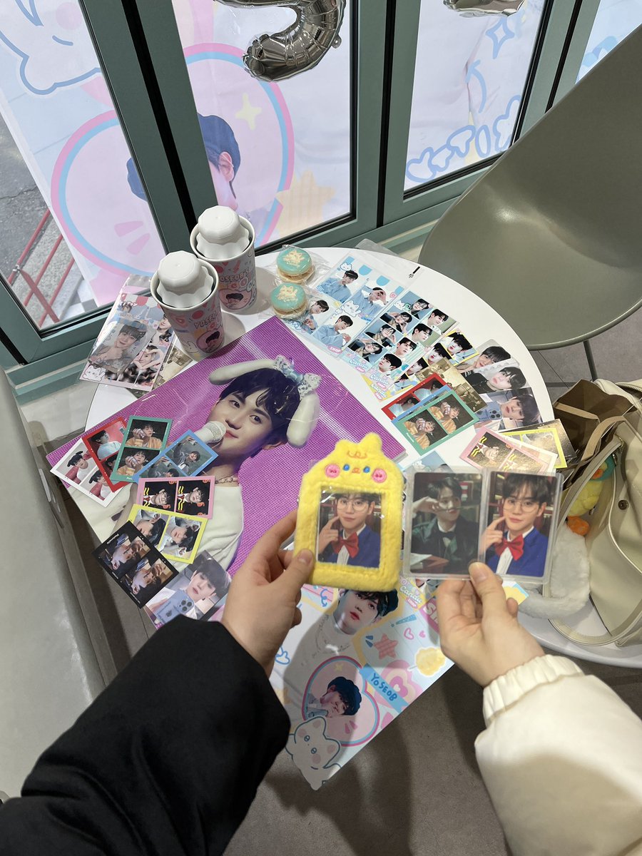 yangggochi_0122's tweet photo. 럭드 뽑기전 어제부터 1등 안나오셨데서 그렇구나.. 했는데…
홀리몰릐과콰몰릐…🫢 
너무 신나 쩜프해서 천장 뚫을뻔했네요.. 
덕분에 너무 뽀쨕하고 예쁜곳 구경했는데 선물까지 받아 너무 행복했습니다!!🥴💛 감사해요:D💛💛

 #요섭이네_코튼캔디샵_놀러와요 https://t.co/8Q5QszWZ1U