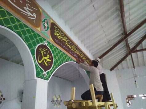 Abdurahmansjr's tweet photo. Kalo Amin Menang, saya akan gratiskan pembuatan kaligrafi masjid 3 masjid di mana saja masing masing 10 meter. #nazarpemilu https://t.co/47yJVH2s1s