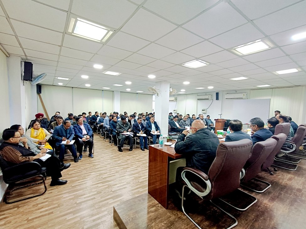 अध्यक्ष उत्तर प्रदेश पॉवर कारपोरेशन द्वारा मध्यांचल मुख्यालय में बिजली व्यवस्था को और बेहतर बनाने हेतु बैठक कर पावर कारपोरेशन के उच्च अधिकरियों को निर्देशित किया गया। 
<a href="/CMOfficeUP/">CM Office, GoUP</a> <a href="/aksharmaBharat/">A K Sharma</a> <a href="/UppclChairman/">CMD UPPCL</a>
<a href="/mduppcl/">MDUPPCL</a>