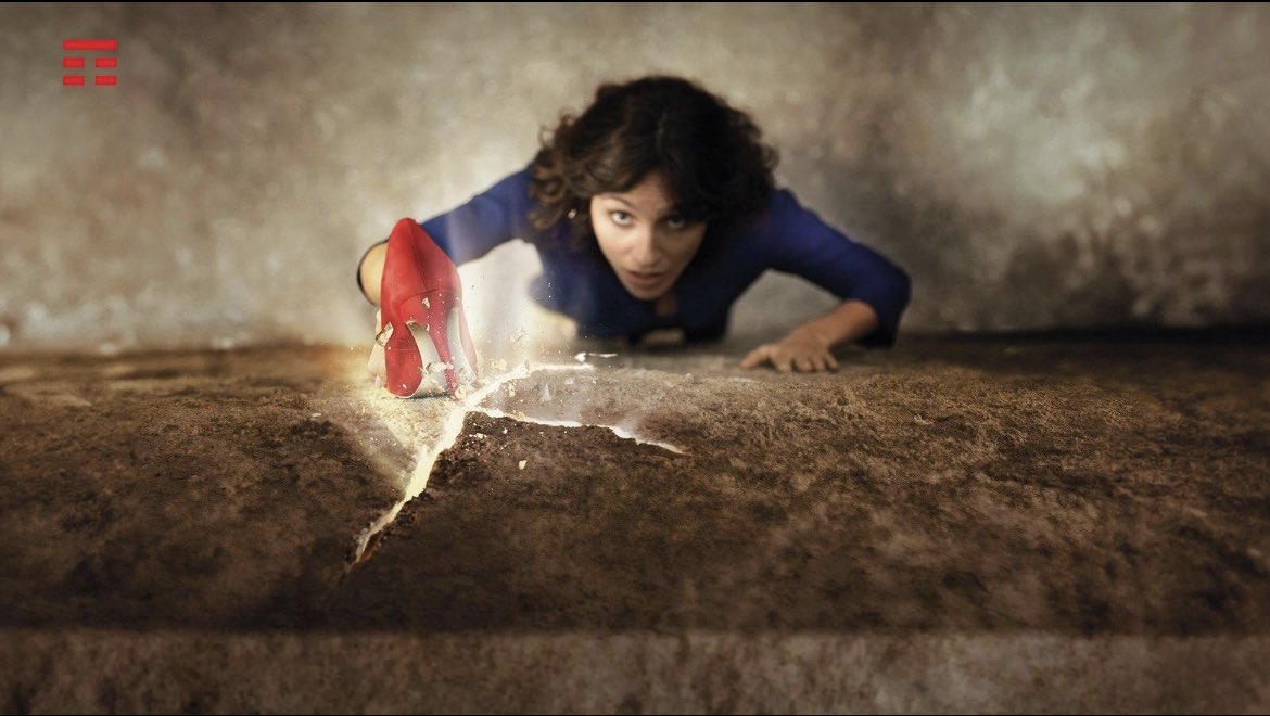 CeciliaSeppia's tweet photo. Creatività, ingegno, cultura, abilità comunicative, relazionali, di problem solving. Siamo medici, avvocati, giornaliste, notai, ingegneri, astronaute, all’occorrenza anche carpentieri e muratori. Chiamare ore pasti. @TIM_Official #LaParitàNonPuòAspettare https://t.co/oAzuvMe0oM