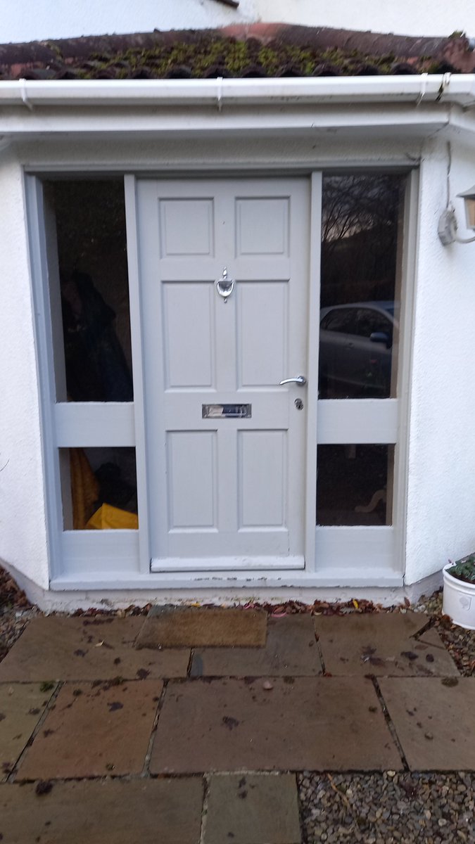 #NoContextDoors <a href="/DoorsNo3828/">NoContextDoors</a>
<a href="/oldgreyheron/">Mike Eccles</a>