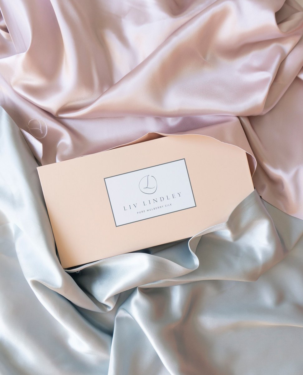 Improve your sleep this year with 100% Mulberry Silk Liv Lindley Silk Pillowcase.⁠
⁠
Keep your skin hydrated, prevent frizzy hair, split ends and hair thinning ✨️ Give yourself a deep, restful night's sleep!⁠
⁠
#BeautyFlashUK #SilkPillowcase #SilkProducts #LivLindley