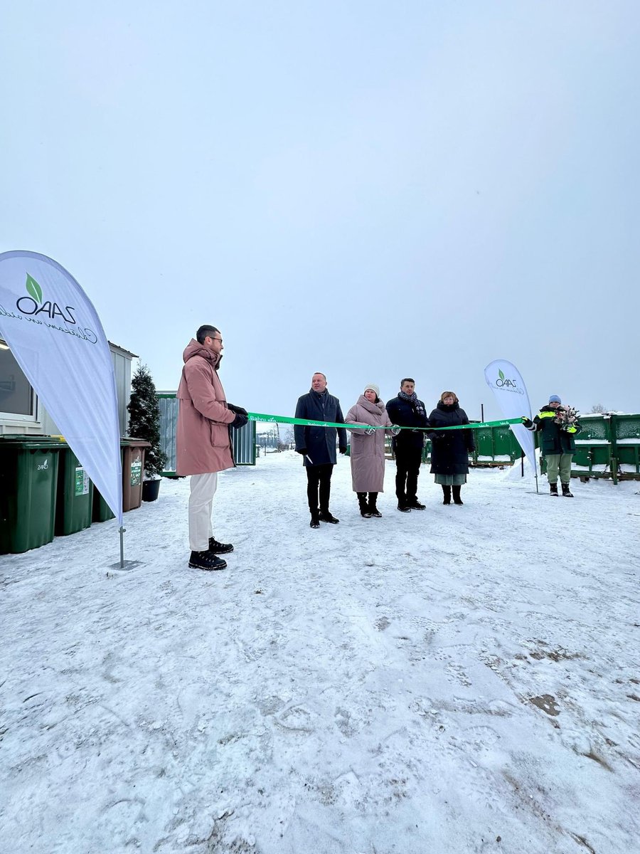 zaao_lv's tweet image. 2023. gadā 5. janvārī @balvu_novads, Balvos, Ezera ielā 3, atklāts ZAAO EKO laukums – birojs, nodrošinot plašākas un ērtākas atkritumu šķirošanas iespējas gan pilsētas, gan novada iedzīvotājiem.

Plašāk ➡ ej.uz/eko_laukums_ba…

#ZAAO #ekolaukums #balvi