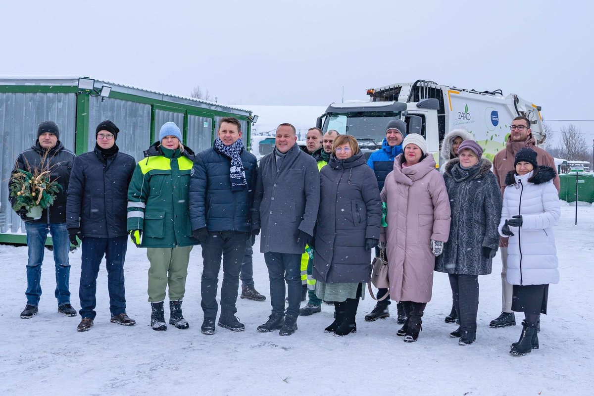 zaao_lv's tweet image. 2023. gadā 5. janvārī @balvu_novads, Balvos, Ezera ielā 3, atklāts ZAAO EKO laukums – birojs, nodrošinot plašākas un ērtākas atkritumu šķirošanas iespējas gan pilsētas, gan novada iedzīvotājiem.

Plašāk ➡ ej.uz/eko_laukums_ba…

#ZAAO #ekolaukums #balvi