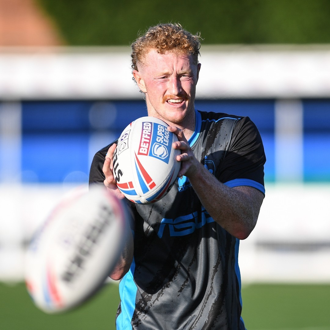 WTrinityRL's tweet photo. Get a look at Lachlan Walmsley in action during pre-season training! From NSW to Wakefield, he's bringing the heat and ready to make his mark.
Catch a glimpse of the hard work ahead of a try-scoring 2024!
#TrinityTalent π΄βͺπ΅ https://t.co/FOKXdRKMpP