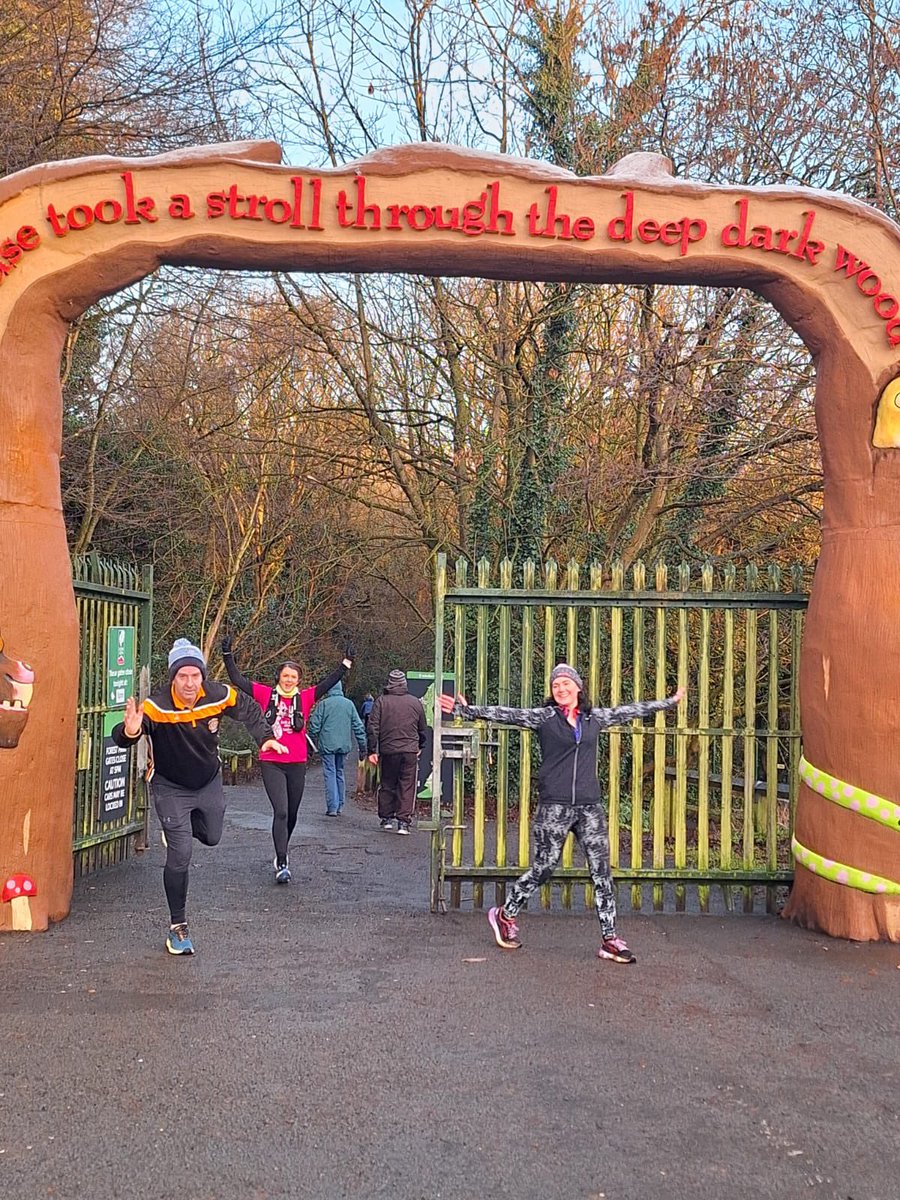 colinglenprkrun's tweet photo. parkrunday, formerly knows as Saturday…..also known as Dancing on Ice day. 

Thank you, volunteers. David seemed to enjoy himself anyway!

#loveparkrun https://t.co/uD1CJUs0pD