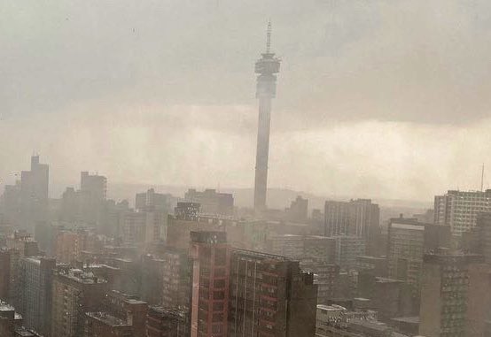 DlalaNje's tweet photo. We hope all #Joburgers are safe & sound after another epic @CityofJoburgZA thunderstorm yesterday ❤️⛈❤️
#joburg #Jozi #PonteLove #JoburgStorm #JoburgFlood #joburginyourpocket #joburger #jozilife #jozigrams #JoburgUpdates @JoburgFloods #JoziStorm https://t.co/9xVHGPj1MI