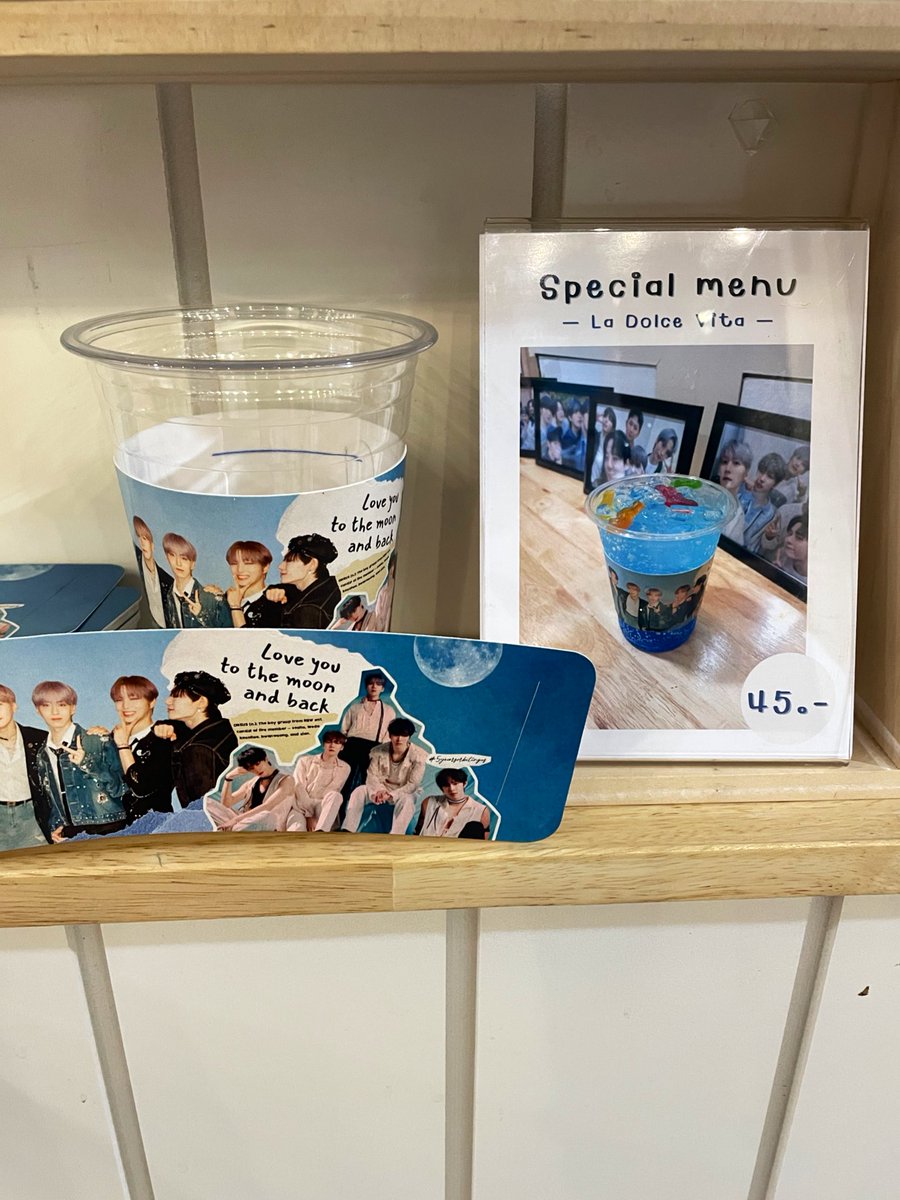 9coffeestation's tweet photo. บรรยากาศแสนน่ารักอบอุ่นของงาน #5yearsorbitingUS ขอบคุณทูมูนทุกคนที่แวะมาเก็บโปรเจคที่ร้านนะคะ :))
วันพรุ่งนี้ก็ยังมีโปรเจคอีกวันน้าา ❤️ https://t.co/pmNsNWwvt9