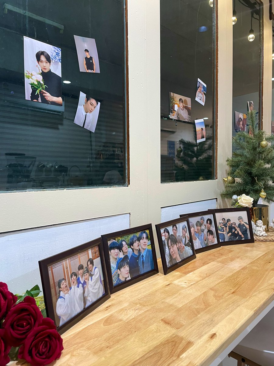 9coffeestation's tweet photo. บรรยากาศแสนน่ารักอบอุ่นของงาน #5yearsorbitingUS ขอบคุณทูมูนทุกคนที่แวะมาเก็บโปรเจคที่ร้านนะคะ :))
วันพรุ่งนี้ก็ยังมีโปรเจคอีกวันน้าา ❤️ https://t.co/pmNsNWwvt9