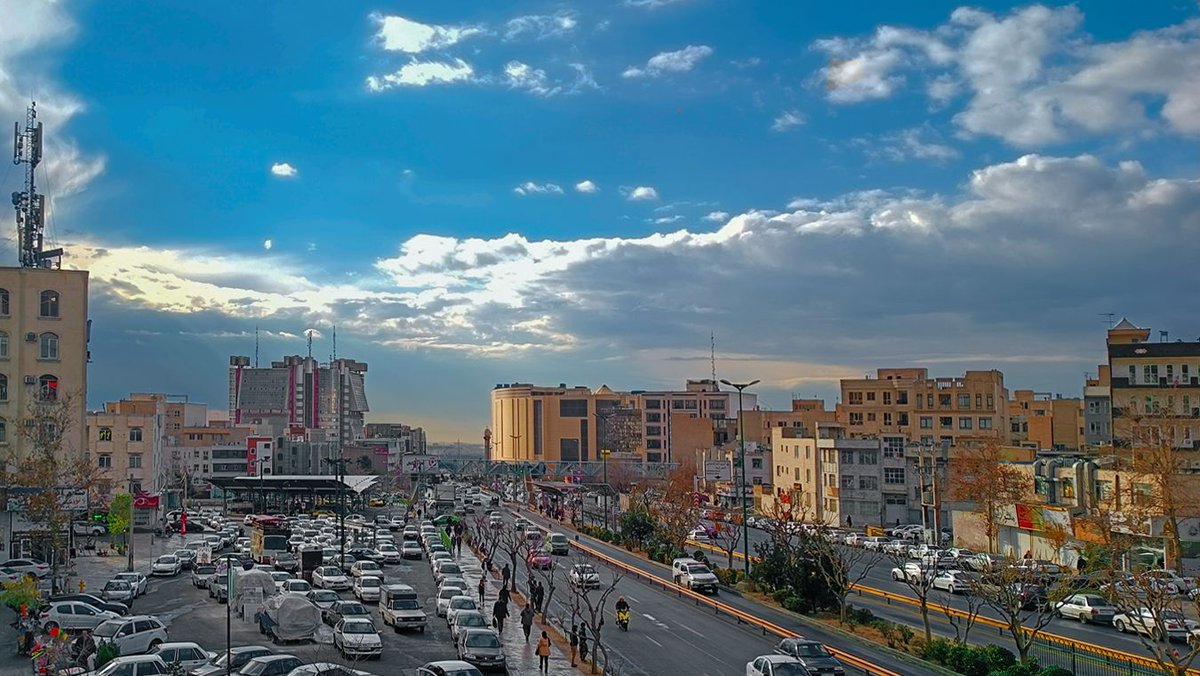 آریاشهر
فلکه دوم آریاشهر
همیشه شلوغ ، راه‌بندون اما زیبا و پرخاطره
پاساژ گلدیس ، آدم‌آهنی
۱۶دی۱۴۰۲
#آریاشهر #صادقیه