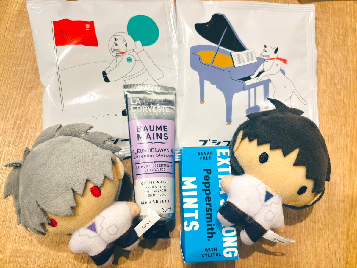 そして、めちゃくちゃ自慢させてください……
パンダさんから直筆のQカヲシン頂いてしまって発狂してしまった😭
プレゼントもカヲシン概念でもう本当に嬉しい……🙏
ありがとうございました❣️ 
