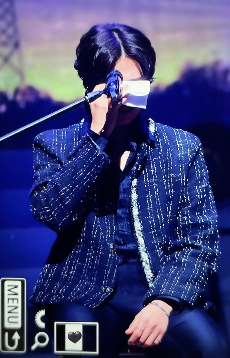 infinitemile_'s tweet photo. 230106 #이솔로몬 울지마세요.......🥺🥺🥺🥺🥺🥺🥺🥺🥺🥺 https://t.co/eERqaA42eG