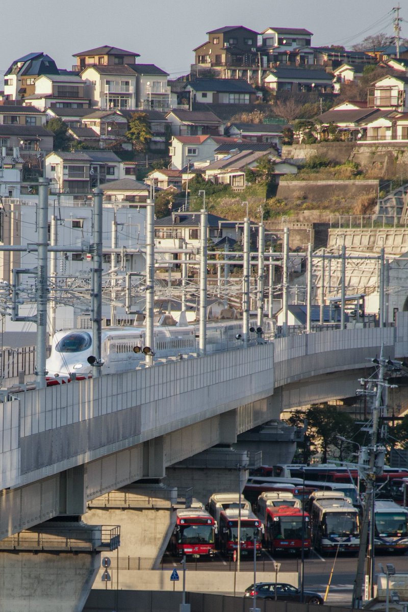 アミュプラザ長崎新館より撮影。
長崎市街地の景色が、新幹線の車窓から見ることが出来る唯一の区間。