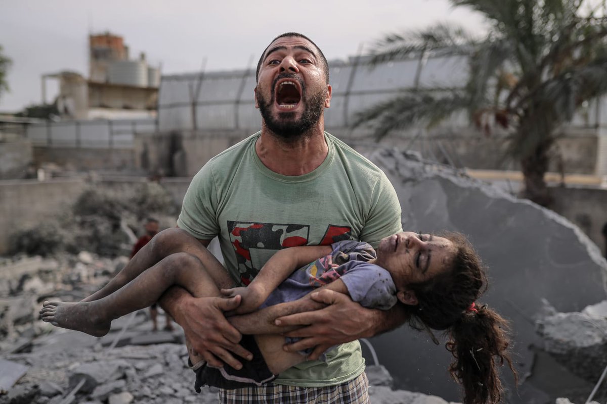 Gazze'de soykırım devam ediyor... Gazze’deki Sağlık Bakanlığı, İsrail işgal güçlerinin düzenlediği saldırılarda öldürülenlerin sayısının son 24 saatte 122 artarak, 22 bin 722'ye yükseldiğini açıkladı.