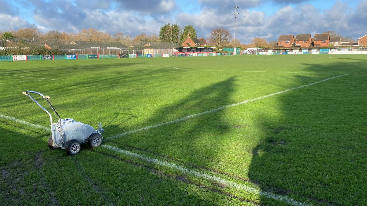 Grumpy groundsman tweet media