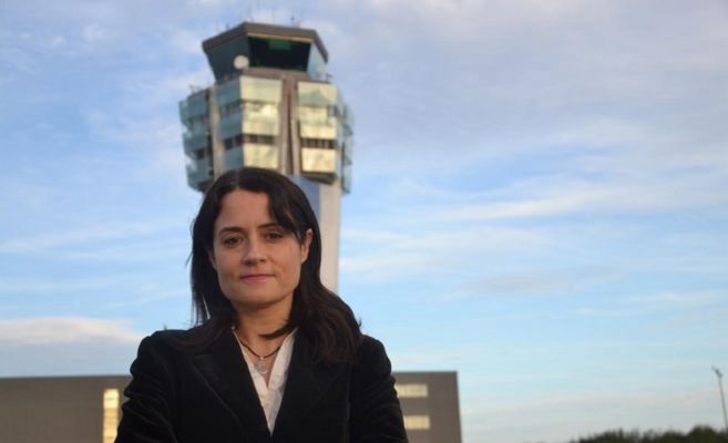 GxDRadioGalega's tweet photo. Susana Romero, controladora aérea: “Os atrasos dos avións son necesarios por seguridade” @controladores   https://t.co/s9eLGwkXdj https://t.co/mV3EdwSkAI