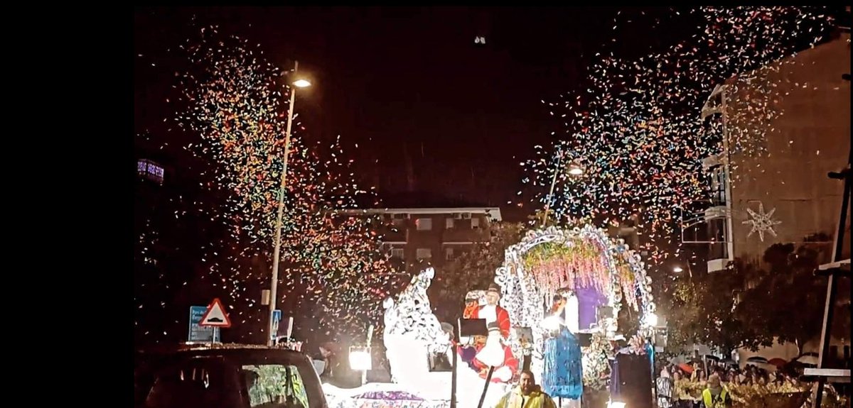 Ahir van fer realitat la cavalcada de #Ripollet. Res ho podia aturar, ni la forta pluja. Un gran equip ho va fer possible. Gràcies també a tots els voluntaris i voluntàries. 👑👑👑👏🏻👏🏻👏🏻🌧️🌧️🌧️💪🏻💪🏻💪🏻 #ripolletcostumsitradicions #ajuntamentderipollet