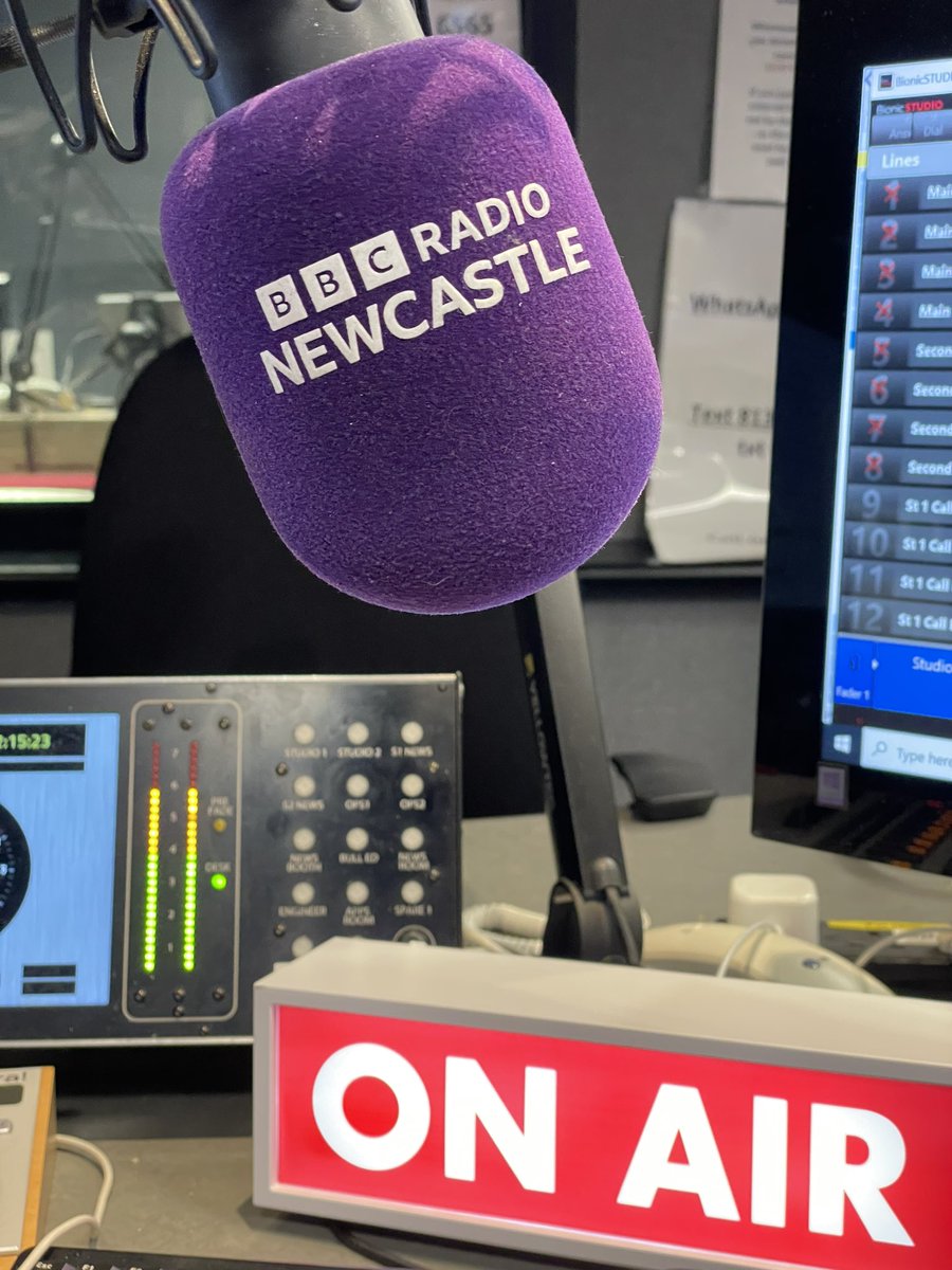 It’s the Wear Tyne Derby! Full match commentary available from a Sunderland perspective with @Tweed_Barnesy & @benno_4 on #BBCRadioNewcastle’s DAB frequency and Freeview 719 from @StadiumOfLight @BBCNEandCumbria (Newcastle commentary on FM frequencies).