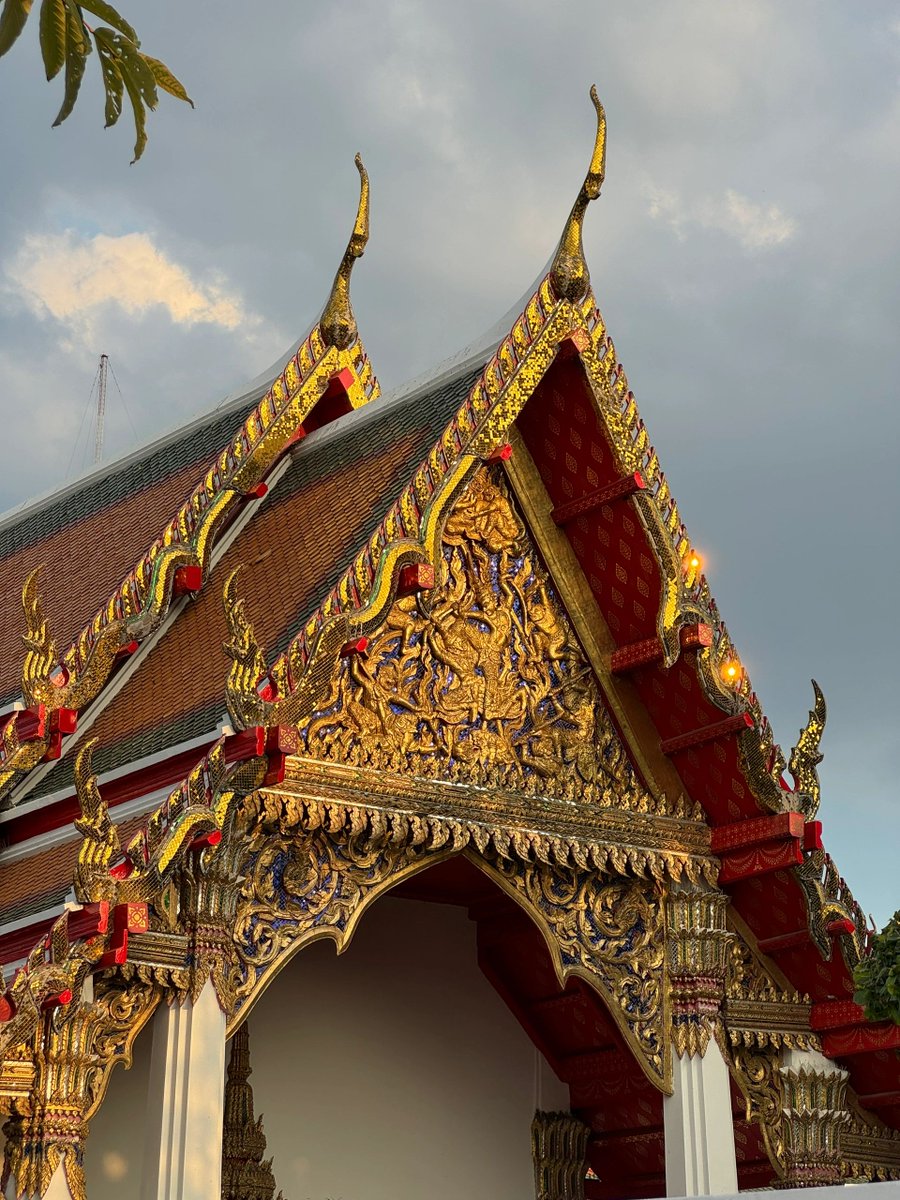 diego_good's tweet photo. Bangkok Thailand Thailand is still big. Think of it as a country that mixes glory and poverty. The name of the religious land is not given for nothing. Giant Buddha statues, The giant Buddha statues and golden Buddha statues everywhere are stunning. https://t.co/uncCg6D2AS