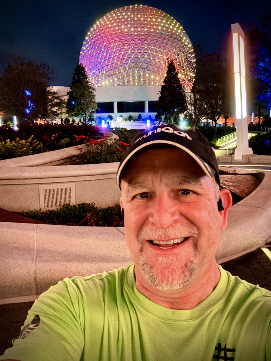 levelbest's tweet photo. 3 down - 1 Marathon to go… #runicot #rundisney #marathonweekend - thanks again to our amazing #cheerICOT crew!!! https://t.co/QPdTqmCsYp