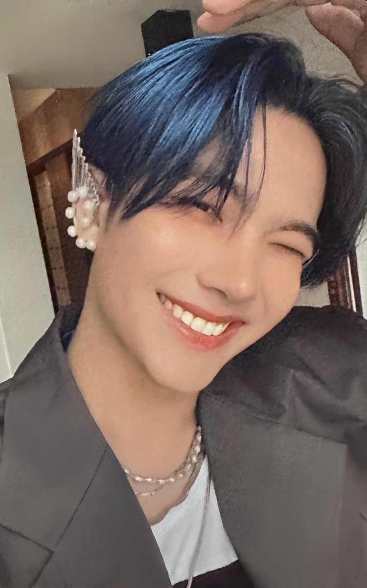 bbbenjoyer's tweet photo. Biu x Journey Magazine pictures 💙

He’s so prettyyyy😭🥹

Cr. MKNOD

#BuildJakapan https://t.co/rJWSthdAcS