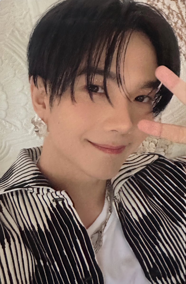 bbbenjoyer's tweet photo. Biu x Journey Magazine pictures 💙

He’s so prettyyyy😭🥹

Cr. MKNOD

#BuildJakapan https://t.co/rJWSthdAcS