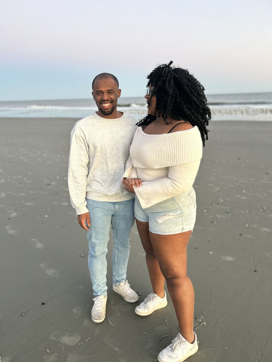 Onlyhereforfu11's tweet image. I just happen to know a cool kid that turns 23 today! Happy Birthday Zach!#sonshine #ohana #thingone #winger #soccerlife #momlife
