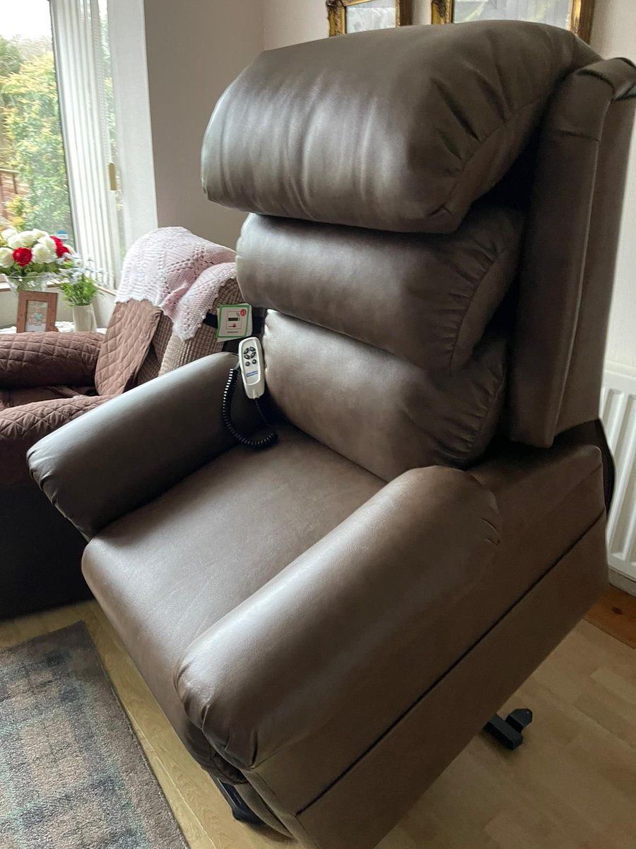 With over 40 riser recliner chairs to choose from at <a href="/bann_mobility/">Bann Mobility</a> - the Walmsley nutmeg was the product of choice for our valued Lisburn customer

Visit our Portadown show room Monday to Saturday for a sit test to find the perfect fit for you.
