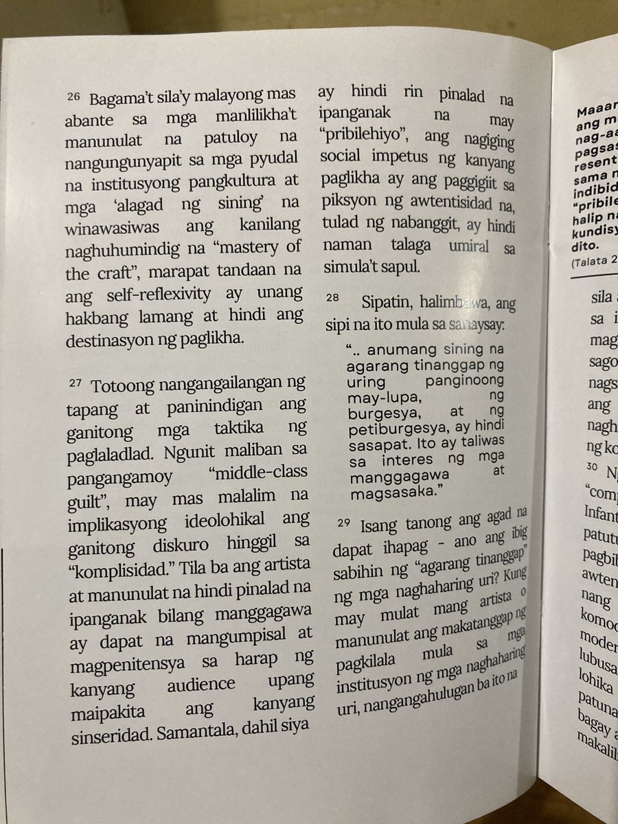 pedpedestrians's tweet photo. MABABASA NA ONLINE:
https://t.co/1l2NiA29ON

Sa "Hinggil sa Nagsasariling Sining," sinuma ang tendensyang penitensyador sa sining at panitikan mula 2010-20, kung saan namayani ang self-reflexivity at mga hibo nito. Ang tinuturong ugat? Ang pag-aasam sa "pagsasarili" o autonomy. https://t.co/zBORMIJ3Q0