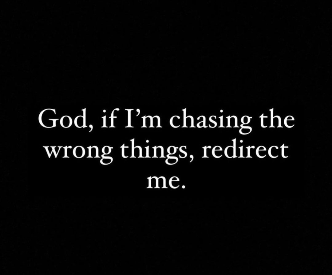 He walks with me, talks with me.
Tells me what to do.
He still lives with me, inside of me.
I'm not gonna stop worship Him unless He tells me to.
Can you hear me Jesus? Unless you tell to.🙏😭